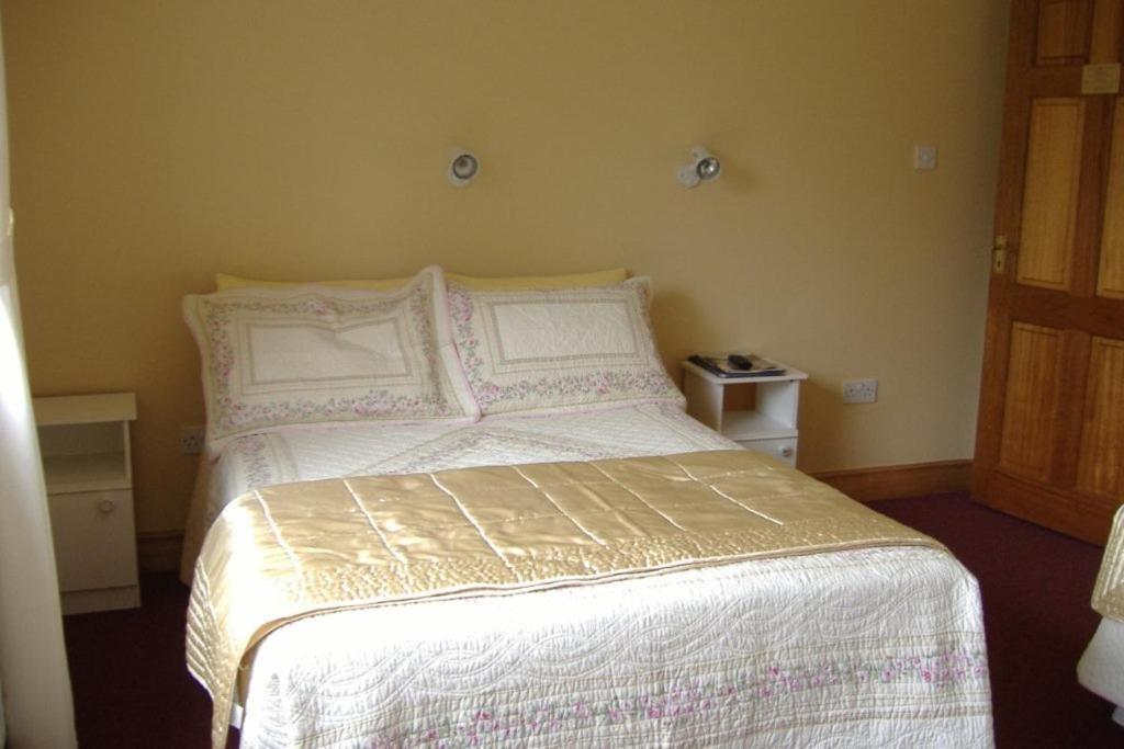 Riverwalk House B&B Oughterard Habitación foto